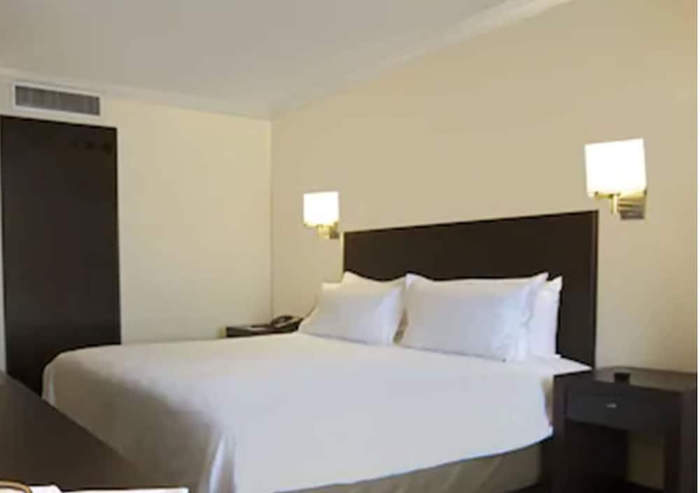 Fiesta Inn Toluca Centro Zewnętrze zdjęcie