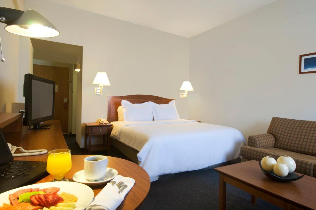 Fiesta Inn Toluca Centro Zewnętrze zdjęcie