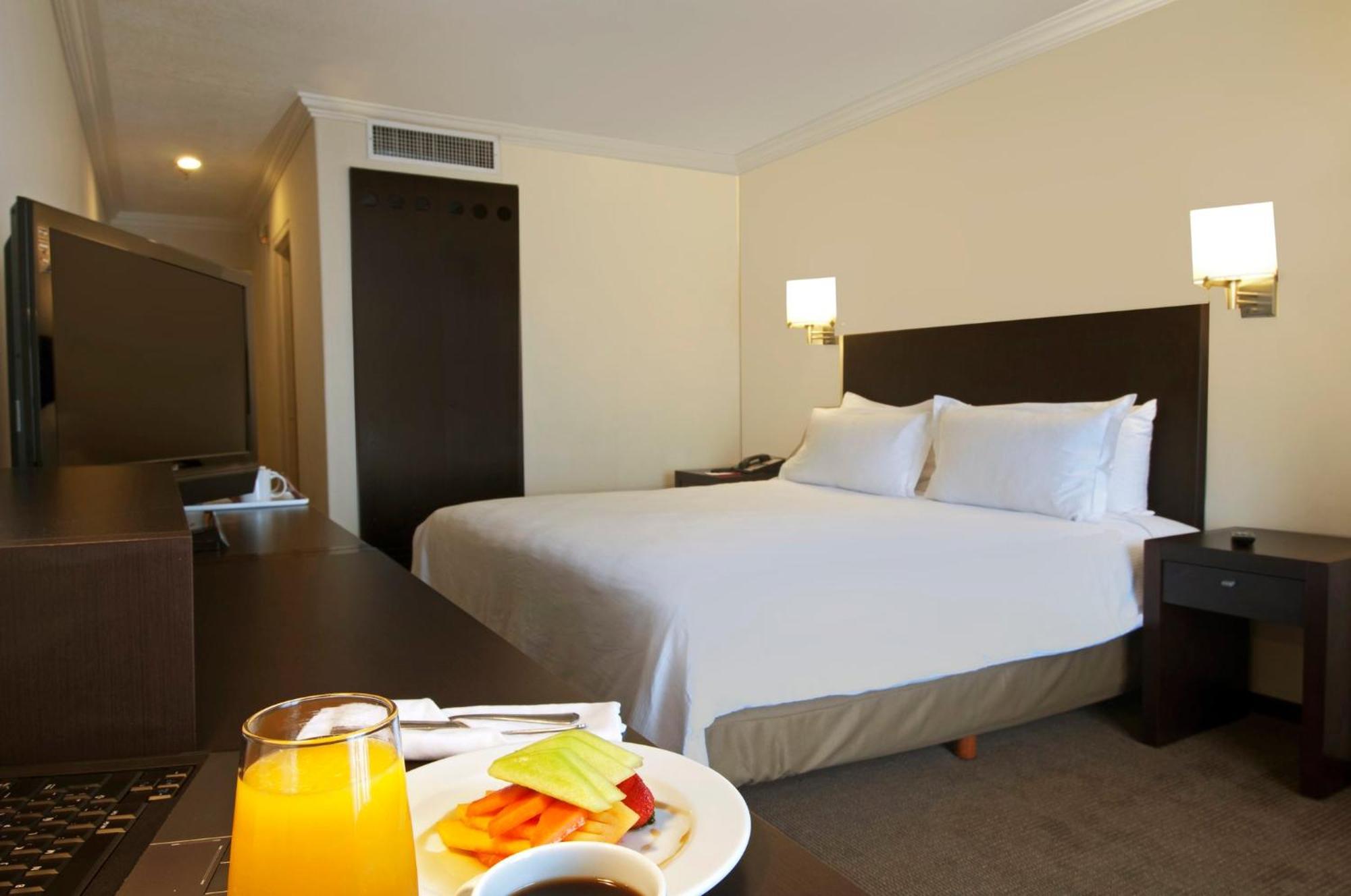 Fiesta Inn Toluca Centro Zewnętrze zdjęcie