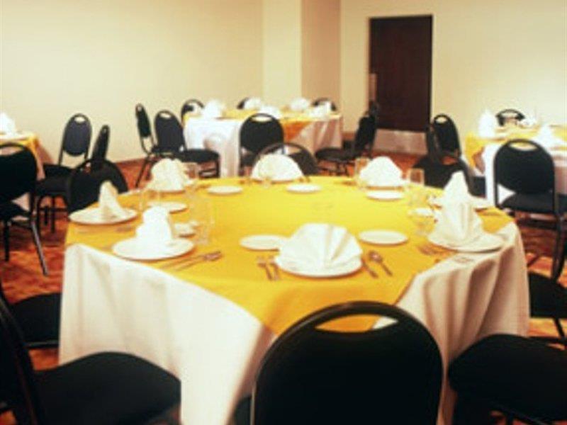 Fiesta Inn Toluca Centro Zewnętrze zdjęcie