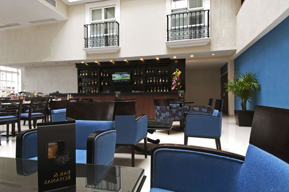 Fiesta Inn Toluca Centro Zewnętrze zdjęcie